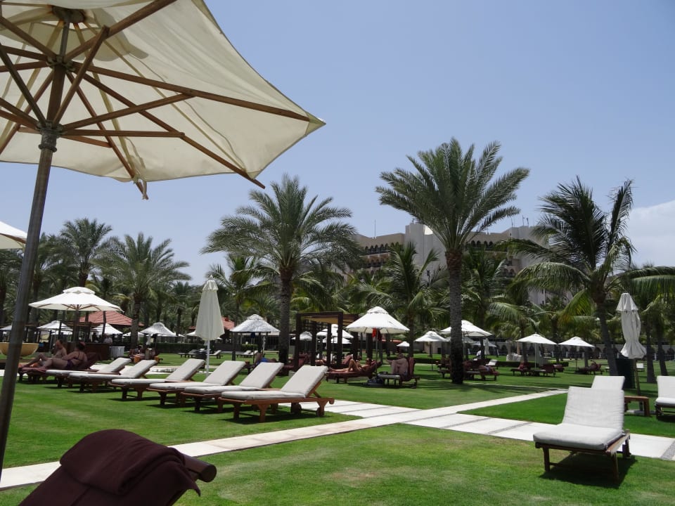 Liegewiese Al Bustan Palace - A Ritz-Carlton Hotel