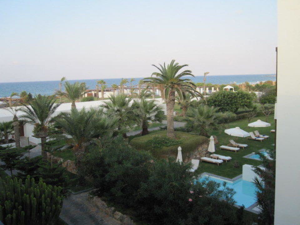 Aussicht Vordergrund Garten, Hintergrund Pool Amirandes A Grecotel Resort To Live