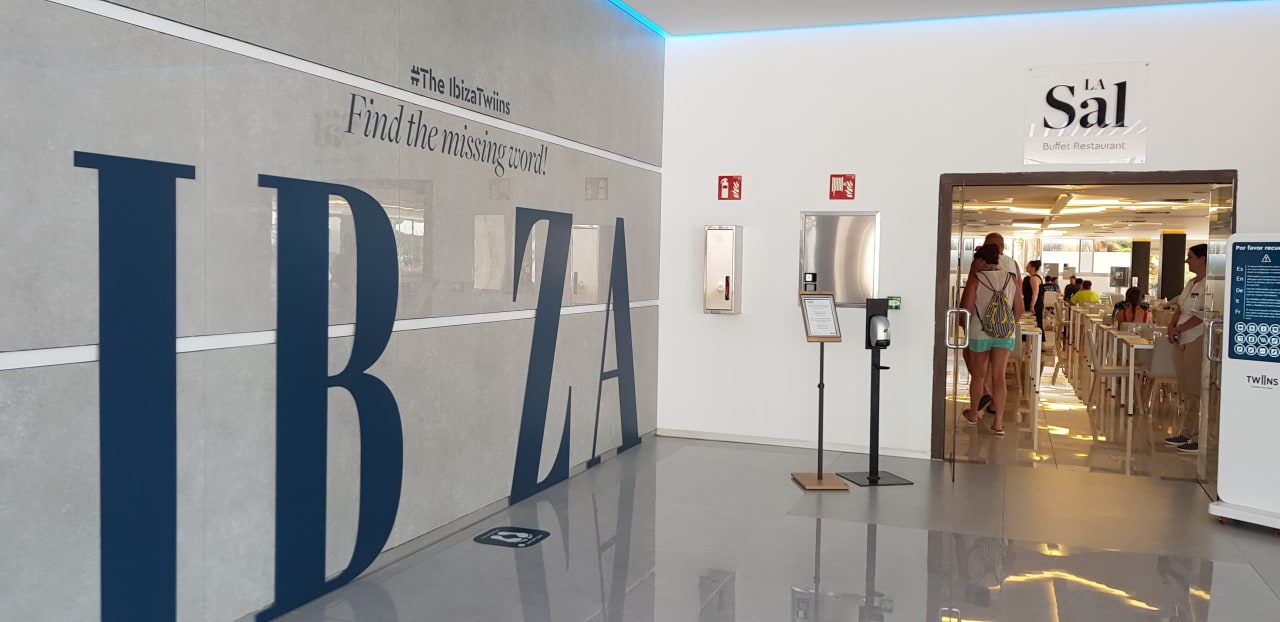 Lobby The Ibiza Twiins