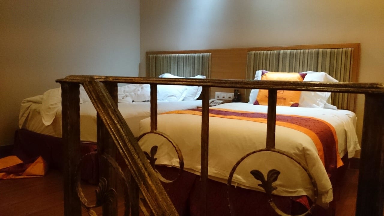 Schlafbereich - Zwei-Etagen-Zimmer Hotel The Royal Garden