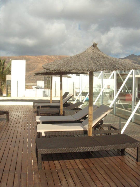 Liegen am oberen Pool allsun App.-Hotel Esquinzo Beach