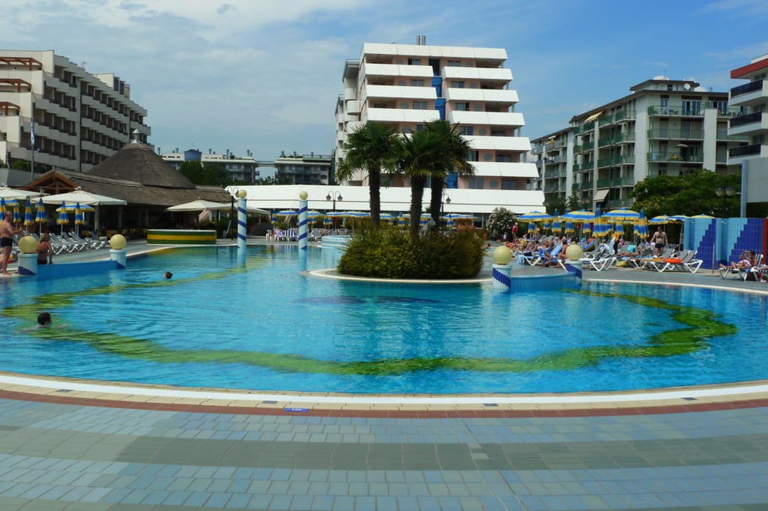 Außenansicht Aparthotel Holiday