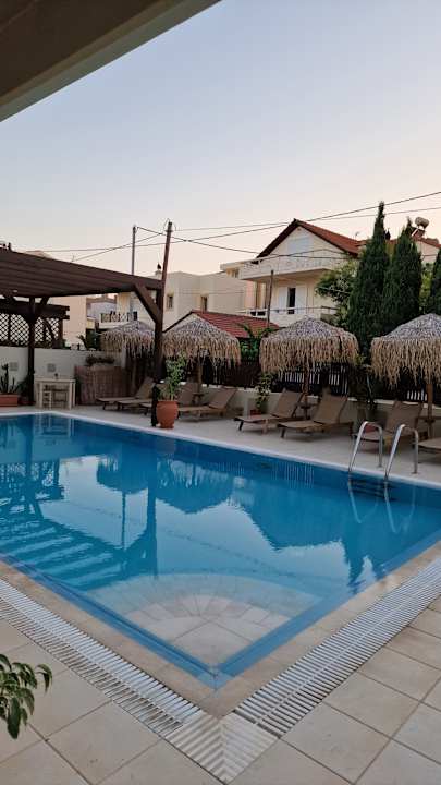 Pool GOJI Vegan Hotel