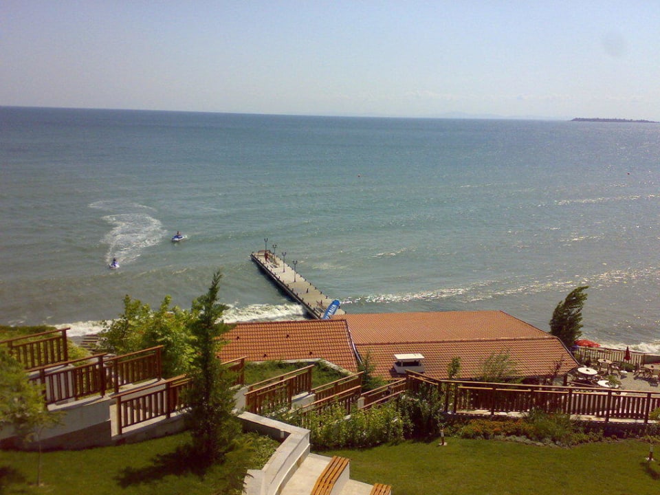 Ausblick auf den Steg und das Fisch Restaurant Garden of Eden