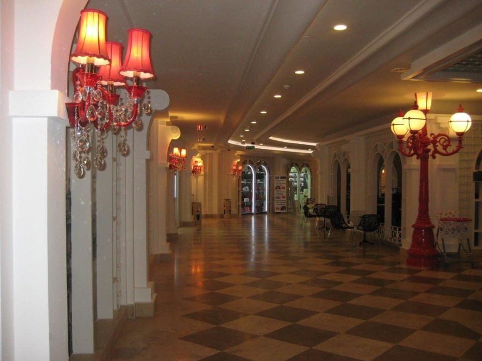 Lange Gänge... Hotel Delphin Imperial