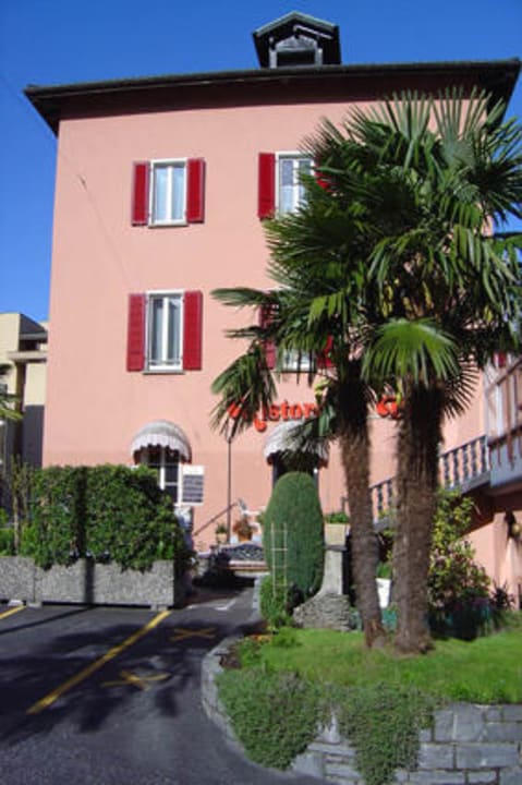 Hoteleingang Hotel Viralago