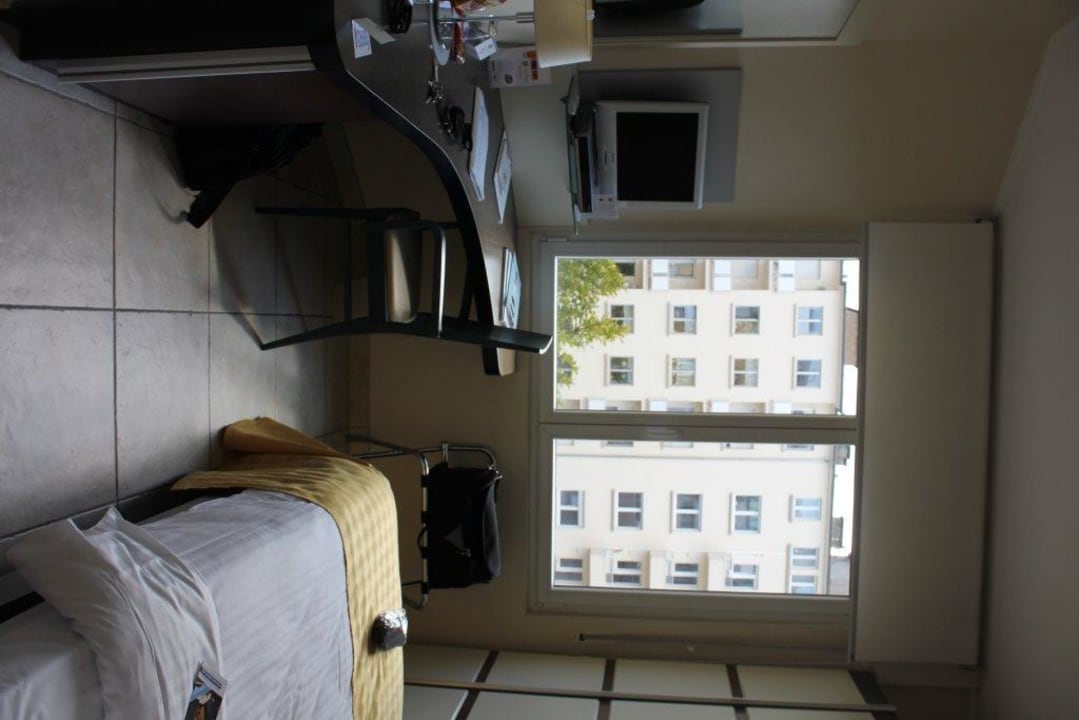 Einzelzimmer vom Eingang her Best Western Plus Grand Hotel Victor Hugo