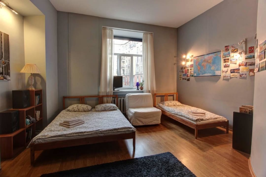 Трехместный номер BroadSky Hostel