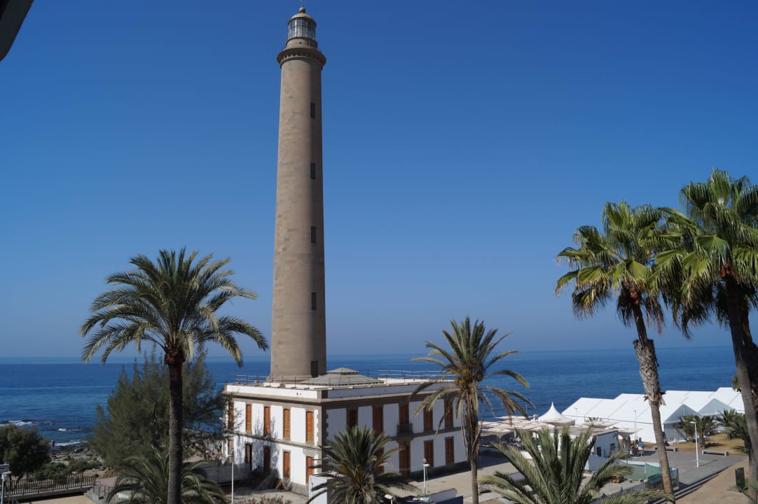 Blick auf Pool am morgen von unserem Balkon Hotel Faro, a Lopesan Collection Hotel