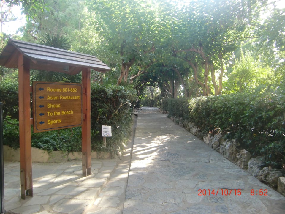 Wegweiser Apollonia Beach Resort & Spa