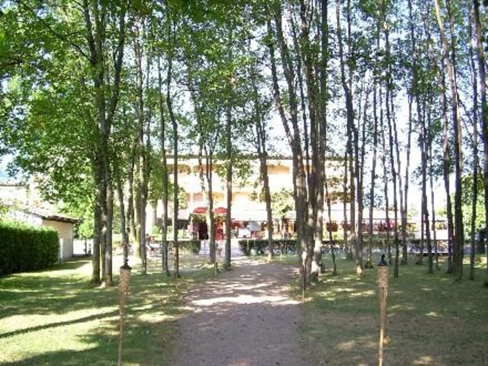 Blick vom Strand zur Residenza Residenza Parcolago