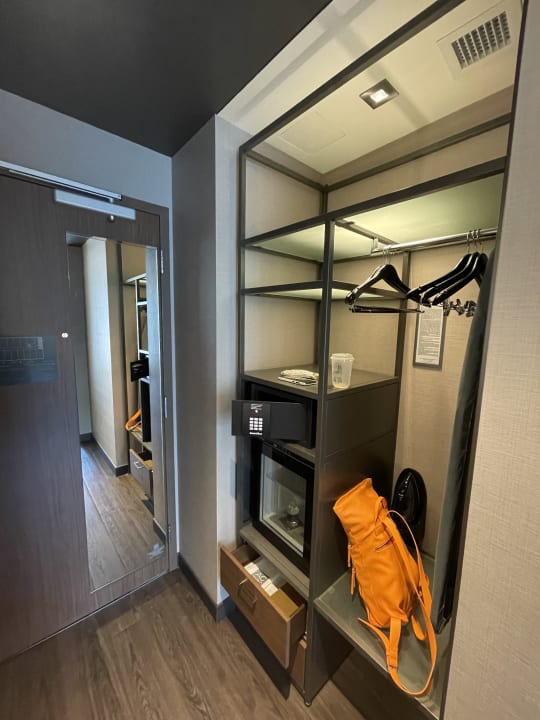 Zimmer AC Hotel by Marriott New York Times Square