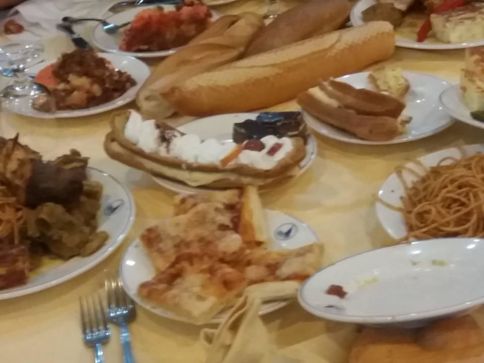 Tisch Algerien nach dem Essen El Mouradi Club Kantaoui