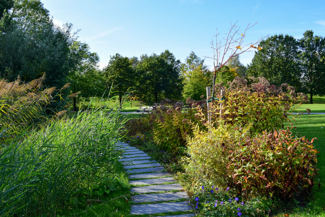 Gartenanlage SCOTTY + PAUL Hotel Deggendorf