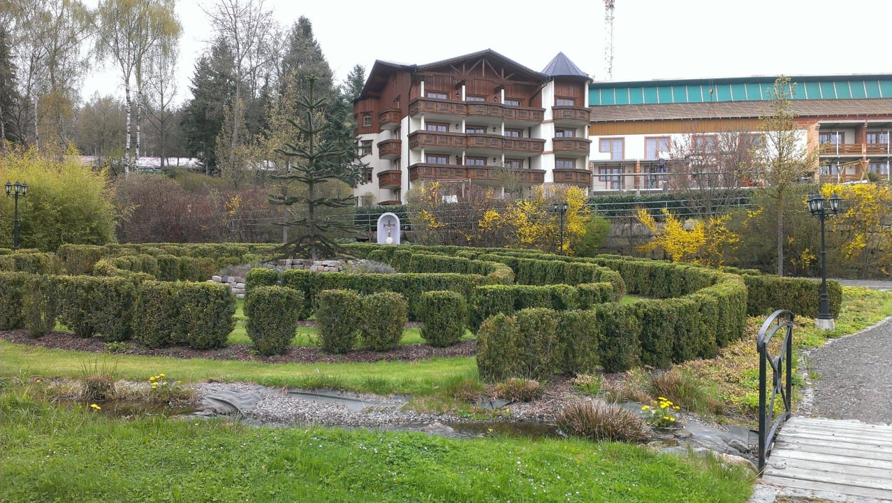 Schön angelegter Garten Hotel Bayerwaldhof