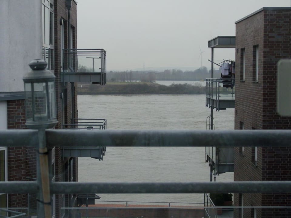 Blick auf den Rhein Hotel Rheinpark Rees