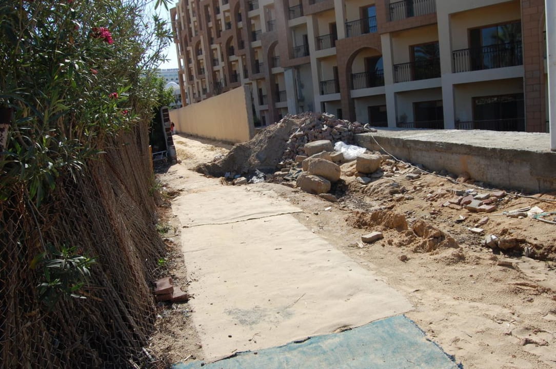 Weg zum Strand Hotel Tej Marhaba