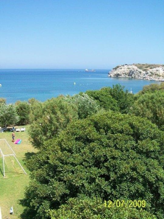 Blick über den Garten zum Meer Irene Palace Beach Resort Club alltoura
