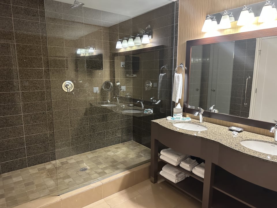 Zimmer Prestige Oceanfront Resort