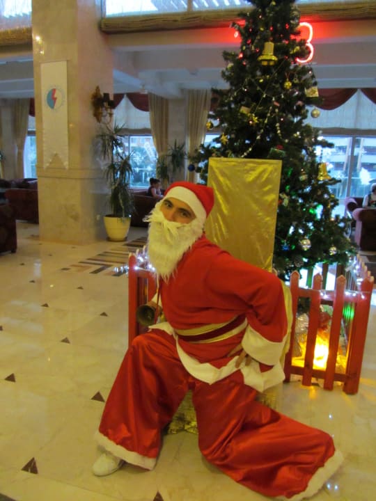 Ersin als Weihnachtsmann Alaiye Resort & Spa