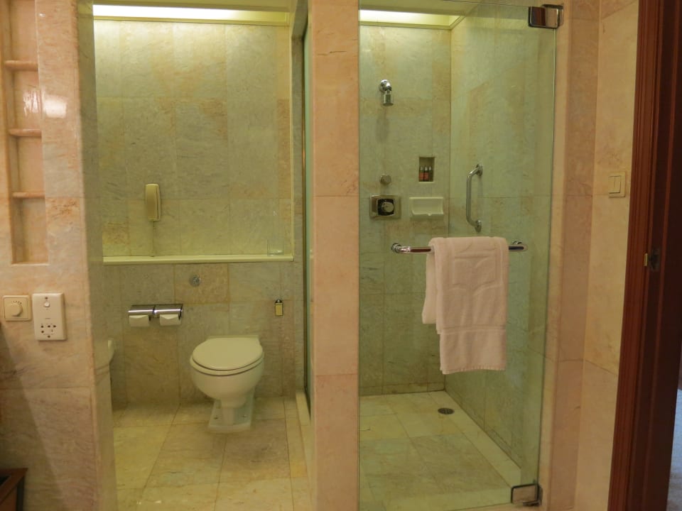 Krungthep Deluxe Balcony Room Shangri-La Hotel, Bangkok