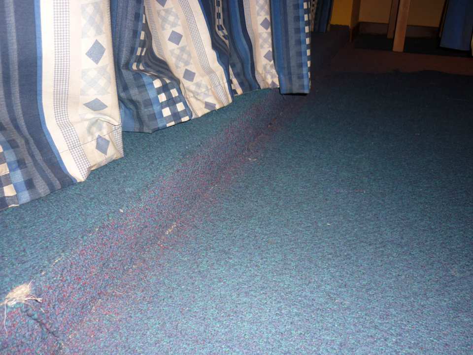 Rissiger Teppichboden Memories Miramar Havana