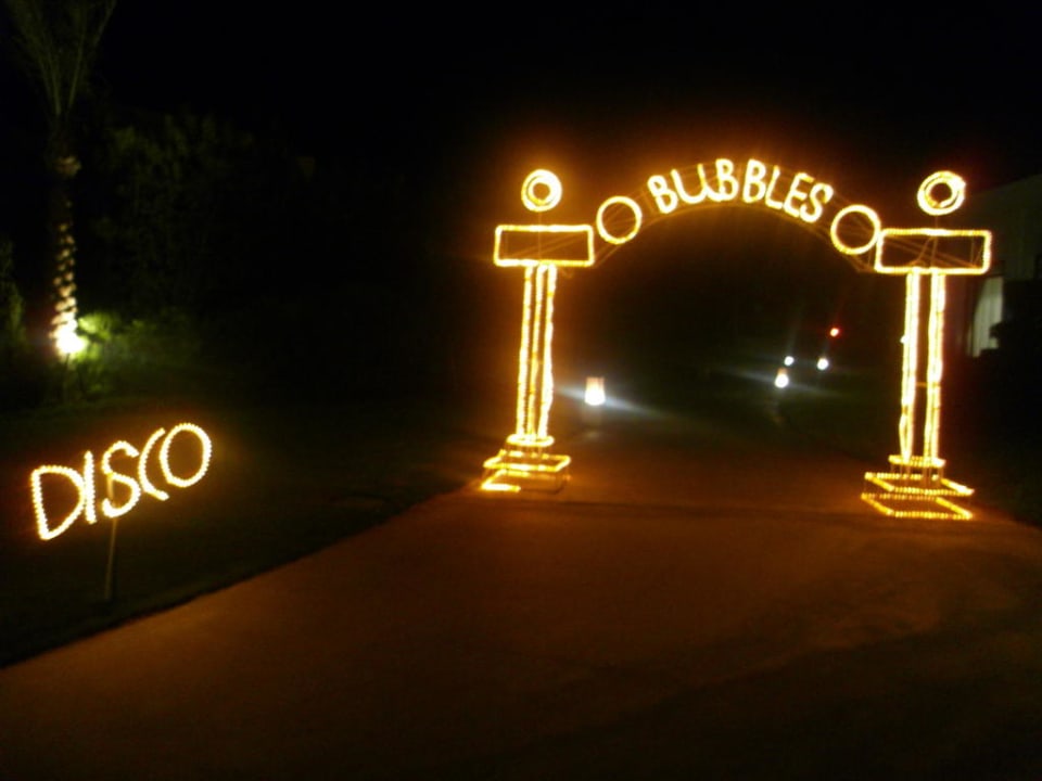 Disco neben dem Hoteleingang Stella Beach Resort & Spa Makadi Bay