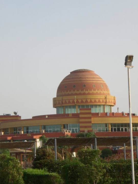 Hauptgebäude Malikia Resort Abu Dabbab