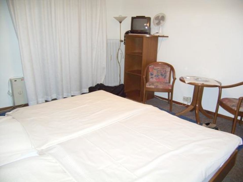 Gasthaus Zum Hirsch in Neckarrems - Zimmer Hotel Gästehaus Hirsch