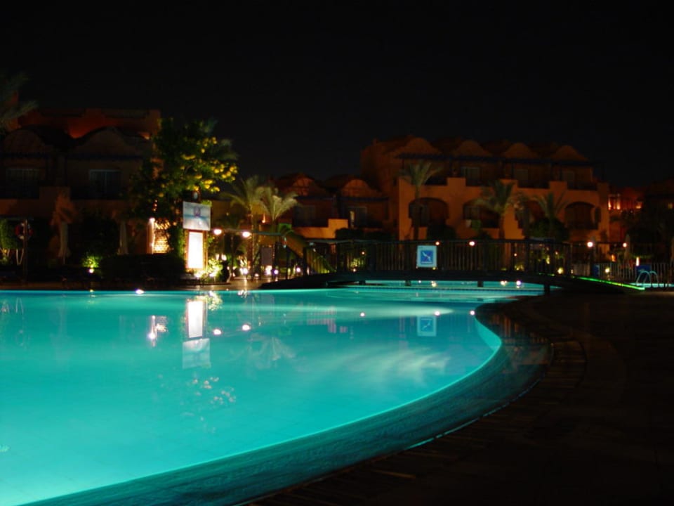 Pool/Family Resort bei Nacht Jaz Makadi Oasis Resort