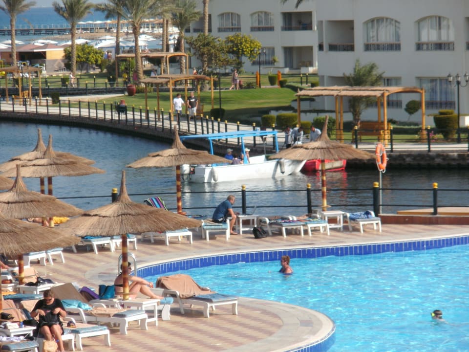 Pool vor Lagune Pickalbatros Dana Beach Resort - Hurghada