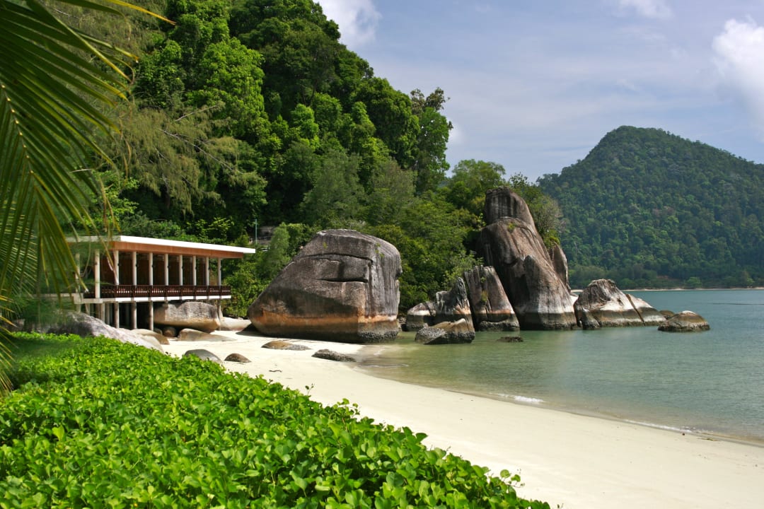 Blick vom Bootssteg auf das japanische Restaurant Hotel Pangkor Laut Resort/Estates