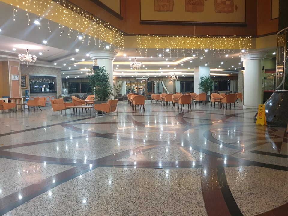 Lobby Hane Family Resort