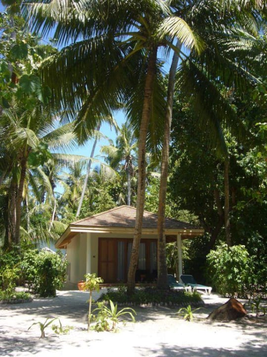 Neue Aussenansicht des Bungalow Nr. 7 Vilamendhoo Island Resort & Spa