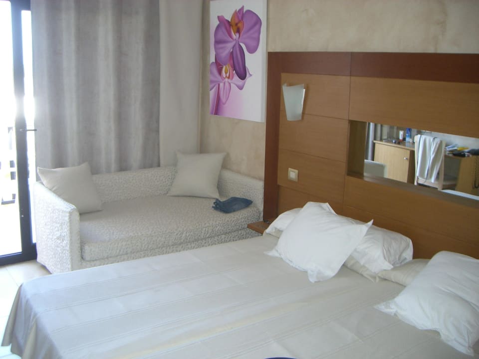 Bett und Schlafcouch FERGUS Style Bahamas