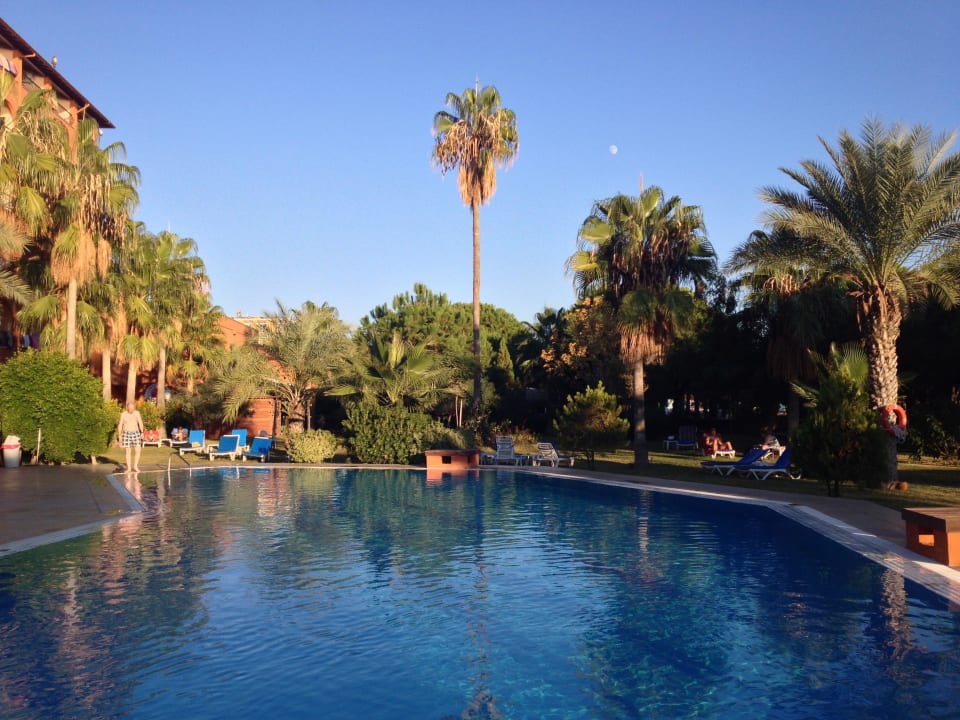 Relax pool Club Turtas Beach Hotel