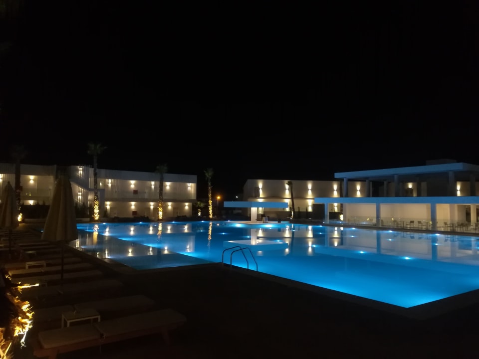 Pool White Dreams Resort & Anex