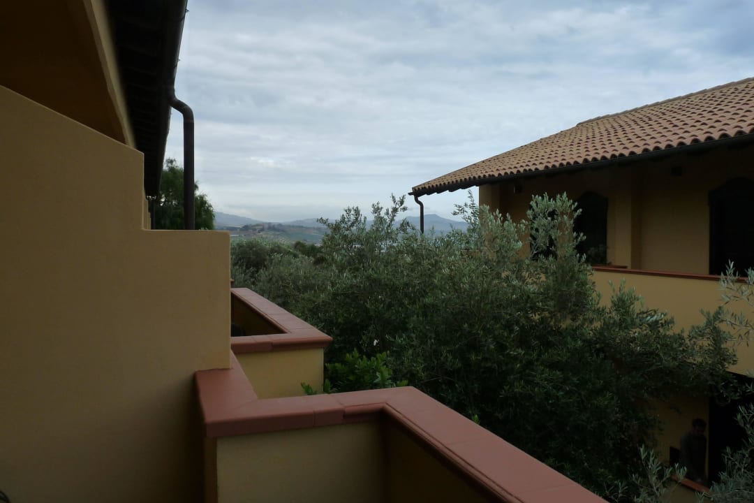 Blick vom Balkon seitlich Hotel Baia di Ulisse
