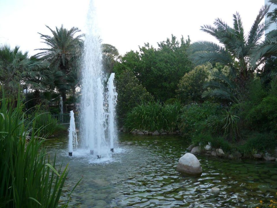 Fontanna przy restauracji Labranda Alantur Resort