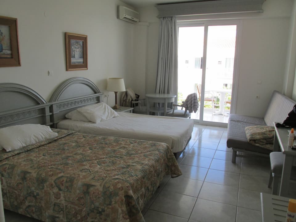 Zimmer Sandy Beach Resort