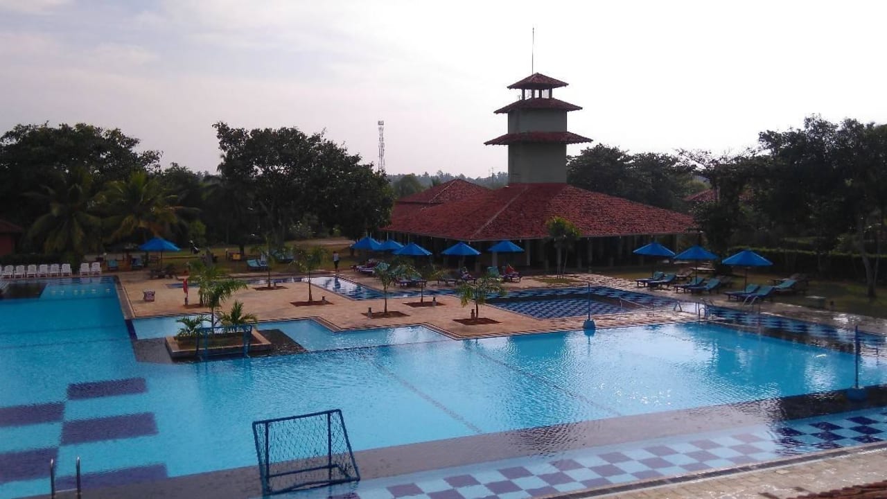 Große Poolanlage Club Palm Bay