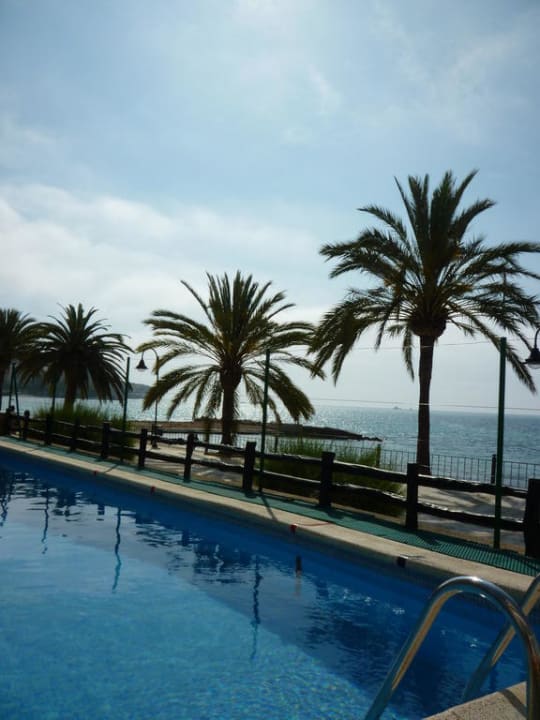 Zwembaduitzicht over boulevard en strand! Apartments Mar y Playa I