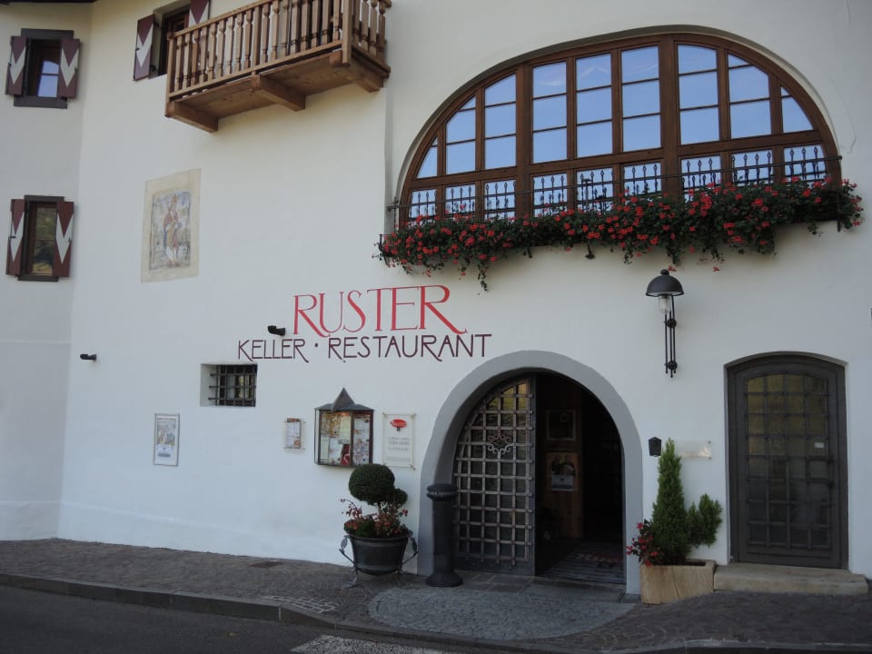 Ruster-Restaurant Eingang Hotel Residence Ruster Resort