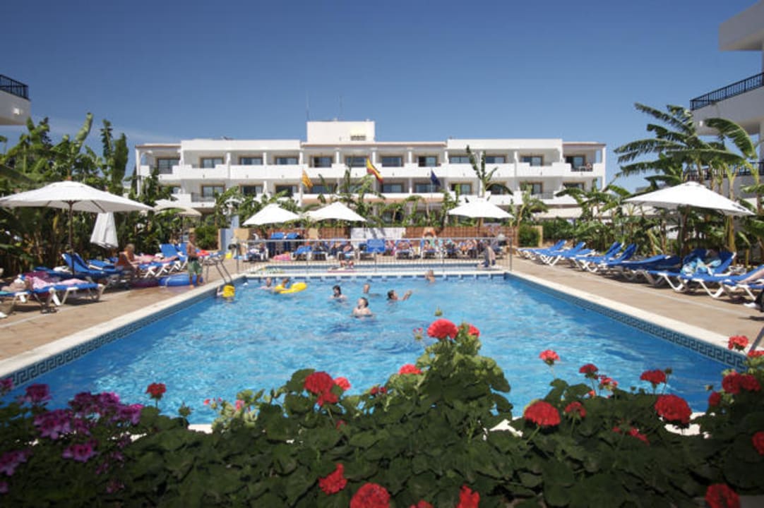 Main Swiming Pool Casa Luis Apartments