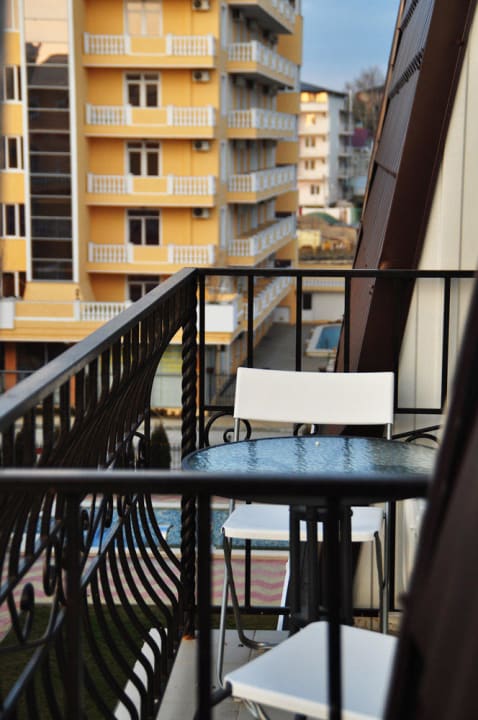 Балкон в каждом номере Hotel Chloe / Отель Хлоя
