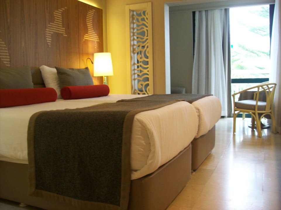 Mit französischem Balkon und Sitzecke PALOMA Perissia