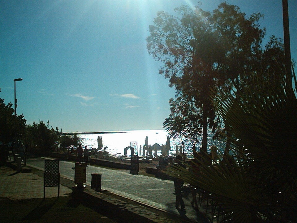 Kurz vor dem Sonnenuntergang Can Garden Beach