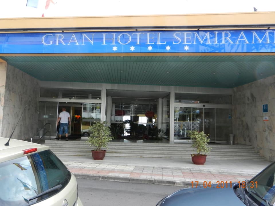 Eingang Hotel Best Semiramis