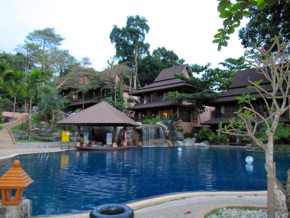 Pool mit Bar Khao Lak Merlin Resort