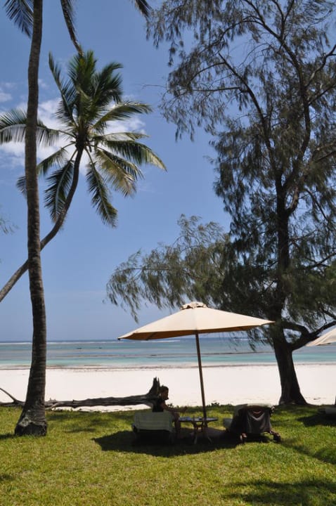 Strand Nomad Beach Resort